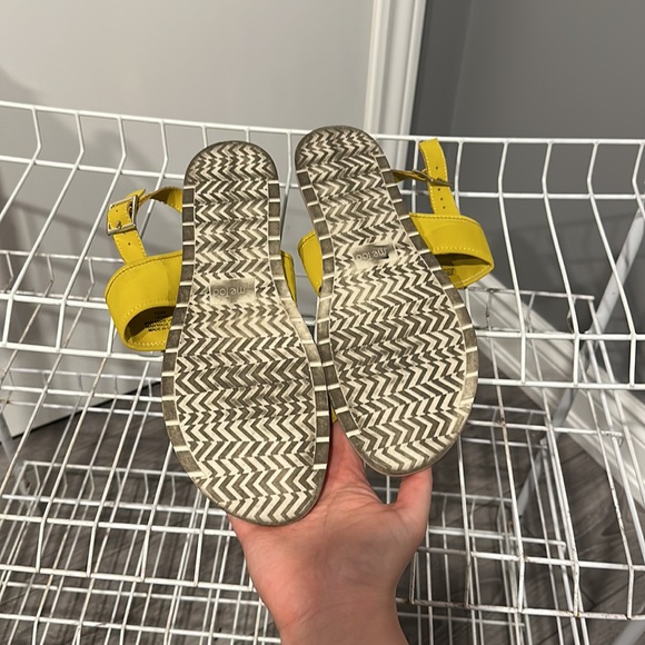 Yellow Thick Strap Sling Back Sandals - Picture 5 of 5